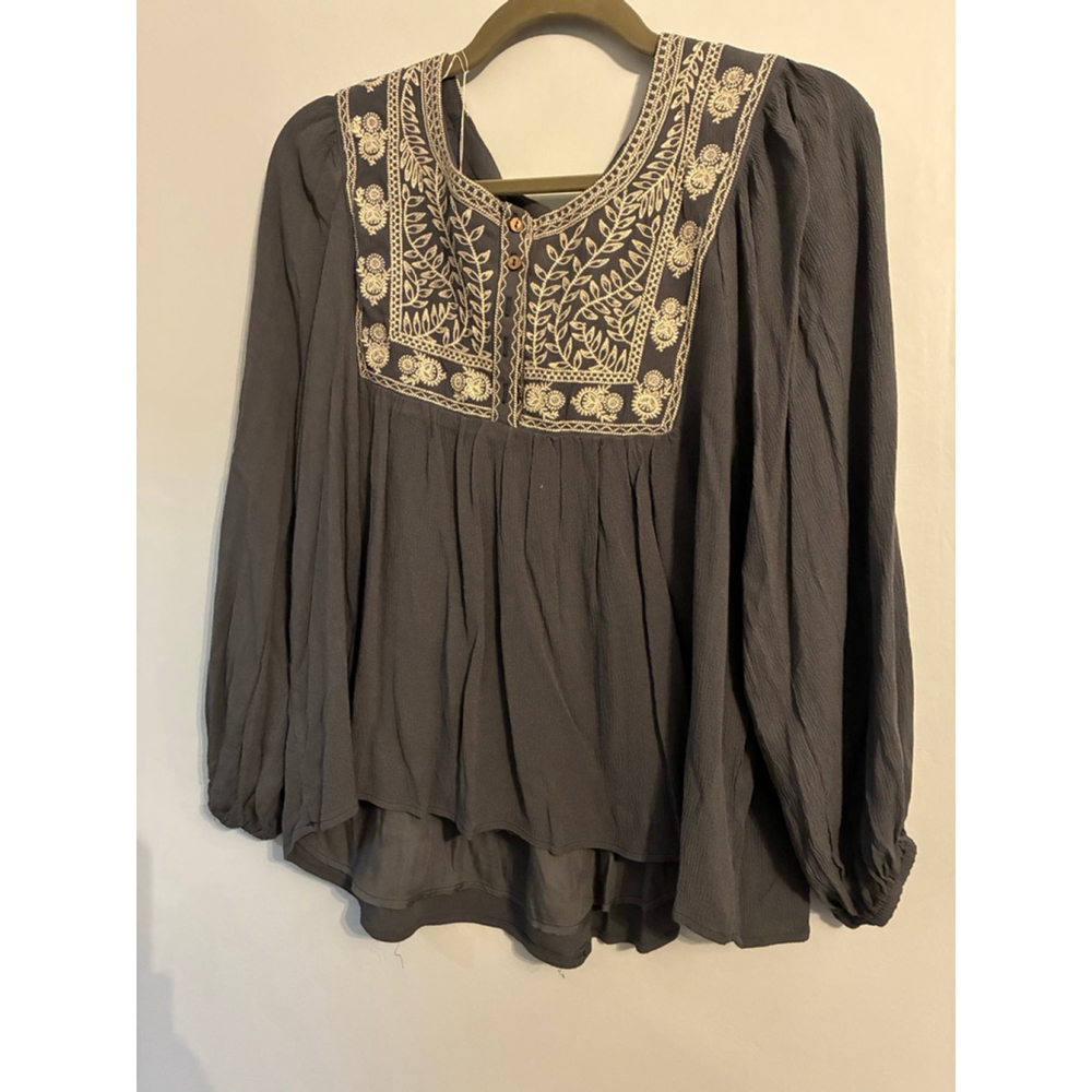 0124 NWT in bloom blue shirt with embroidery around the neck and shoulders. - Picture 3 of 10